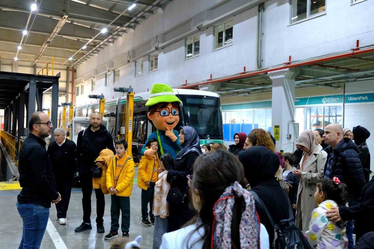 KOCAELİ'DE DÜNYA DİYABET GÜNÜ DOLAYISIYLA KOCAELİ ÜNİVERSİTESİ HASTANESİ'NDE TEDAVİ GÖREN ÇOCUKLAR...