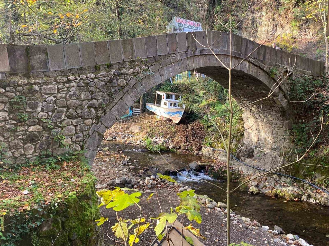 KOCAELİ'NİN BAŞİSKELE İLÇESİNDE 19. YÜZYILDA İKİ KÖYÜ BİRBİRİNE BAĞLAMAK AMACIYLA İNŞA EDİLEN VE...