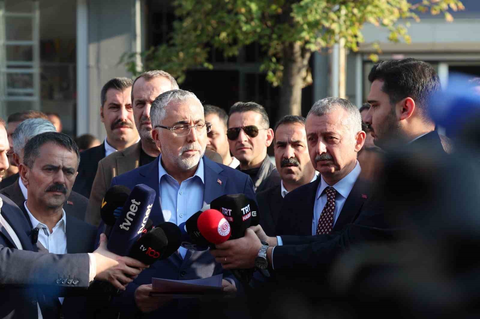 KOCAELİ'NİN DİLOVASI İLÇESİNDE PARFÜM DOLUM TESİSİNDE MEYDANA GELEN YANGINA İLİŞKİN BÖLGEDE...