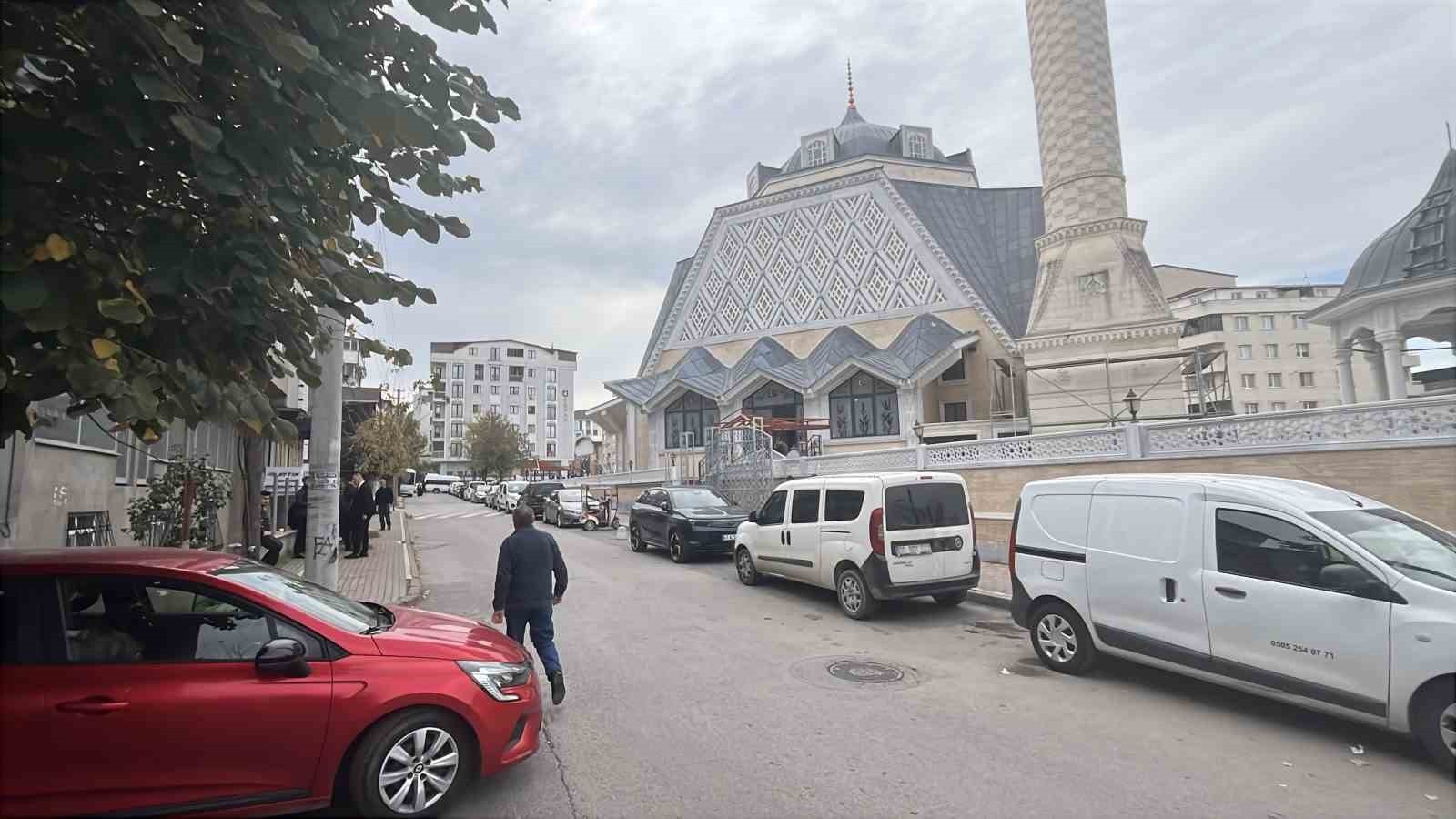 KOCAELİ'NİN GEBZE İLÇESİNDE 10 KASIM ATATÜRK'Ü ANMA ETKİNLİKLERİ KAPSAMINDA CAMİLERDE MEVLİT...