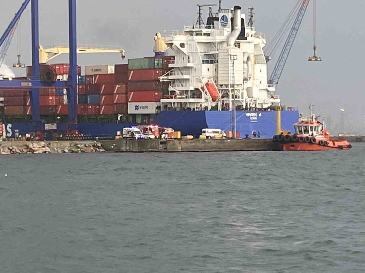 KOCAELİ'NİN KÖRFEZ İLÇESİNDE ALABORA OLAN KAYIKTAKİ 2 KİŞİDEN 1'İ KURTARILDI, DİĞER KİŞİYİ ARAMA...