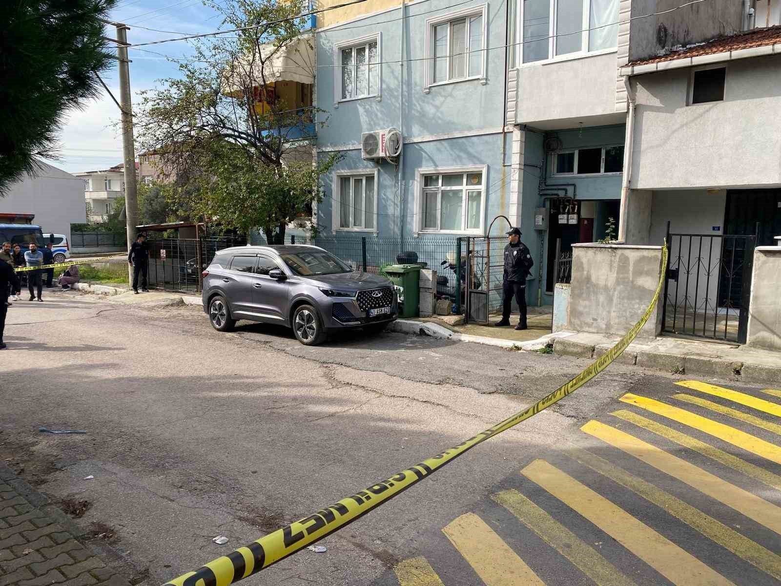 KOCAELİ'NİN KÖRFEZ İLÇESİNDE EŞİNİ BIÇAKLAYARAK ÖLDÜREN VE İNTİHARA KALKIŞAN ZANLI, TEDAVİSİNİN...