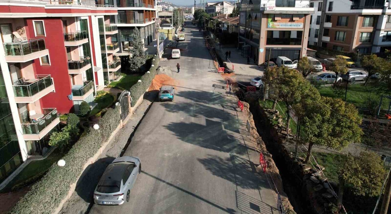 KOCAELİ BÜYÜKŞEHİR BELEDİYESİ, KENT GENELİNDEKİ ULAŞIM AĞINI MODERNLEŞTİRMEK AMACIYLA YÜRÜTTÜĞÜ...