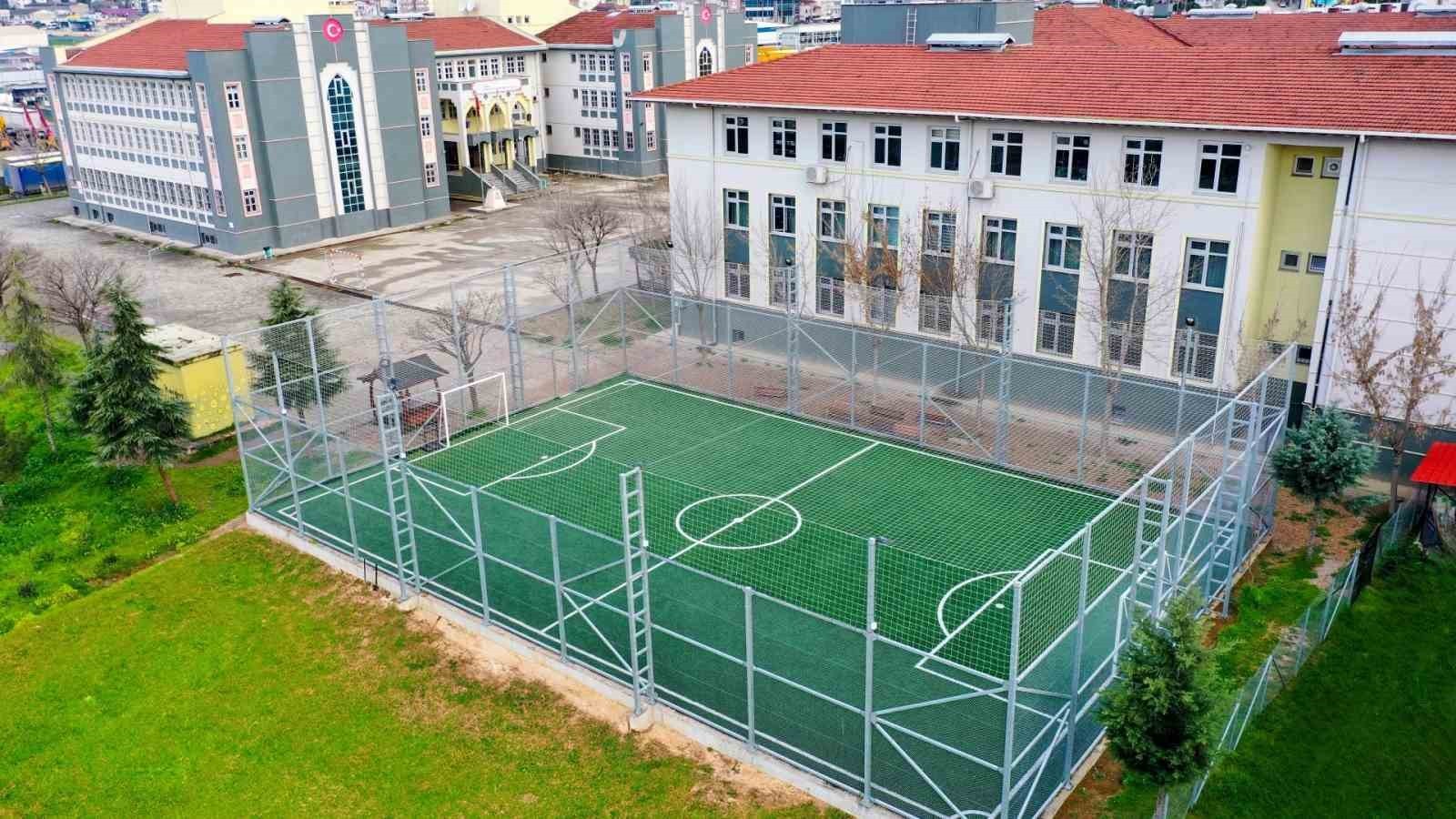 KOCAELİ BÜYÜKŞEHİR BELEDİYESİ, SPORUN ÇITASINI YÜKSELTMEK AMACIYLA KENT MERKEZLERİNİN YANI SIRA 6...