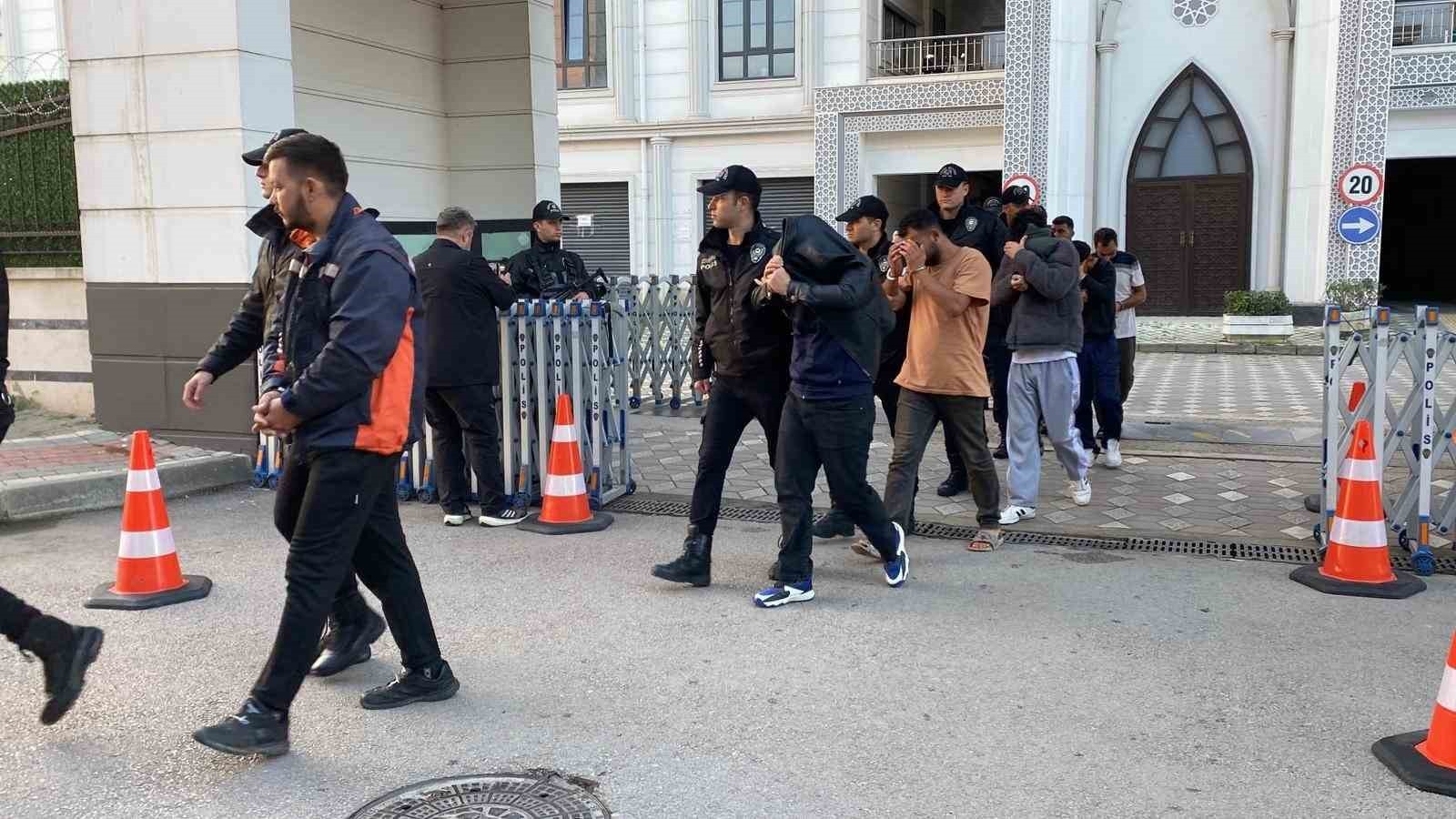 KOCAELİ MERKEZLİ 11 İLDE, İNTERNET ÜZERİNDEN SAHTE BUNGALOV KİRALAMA İLANI VEREREK NİTELİKLİ...