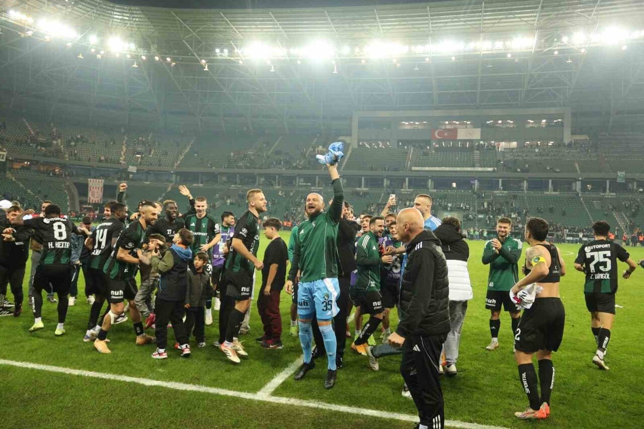 KOCAELİSPOR, GENÇLERBİRLİĞİ’Nİ 1-0 MAĞLUP EDERKEN, MAÇIN TEK GOLÜNÜ KAYDEDEN SERDAR DURSUN...