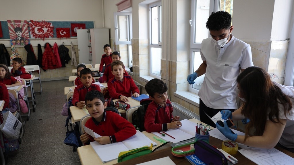 KOCASİNAN BELEDİYESİ; 17-23 KASIM AĞIZ VE DİŞ SAĞLIĞI HAFTASI KAPSAMINDA İLKOKUL ÖĞRENCİLERİNE...