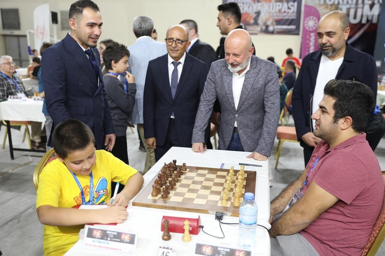 KOCASİNAN BELEDİYESİ’NİN EV SAHİPLİĞİNDE, GENÇLİK VE SPOR BAKANLIĞI İLE TÜRKİYE SATRANÇ...