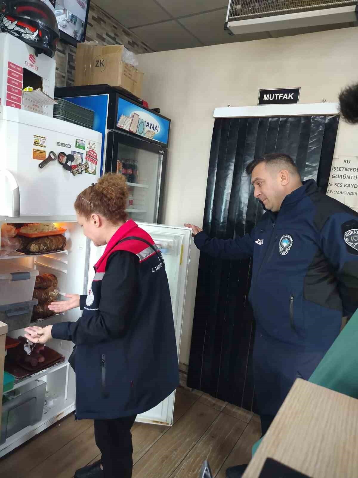 KOKOREÇÇİ VE DÖNERCİLER DENETLENDİ.