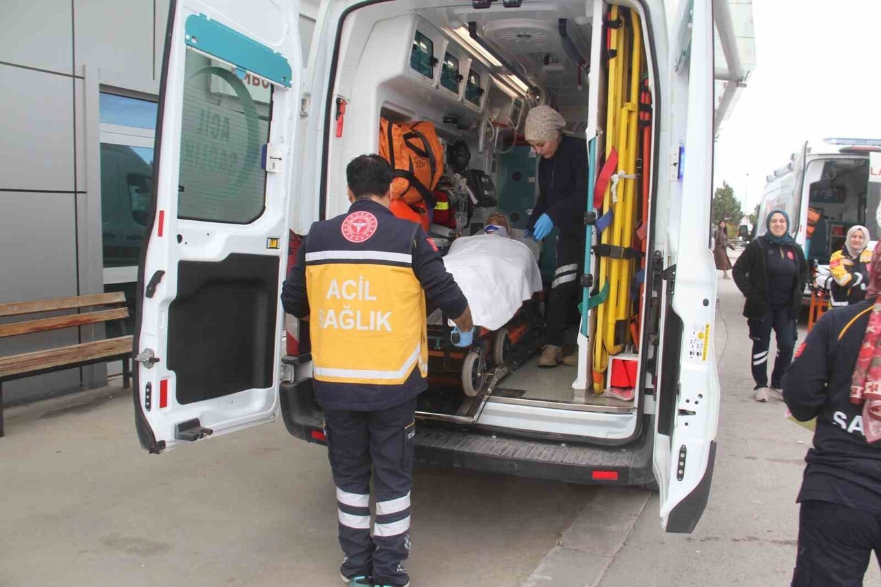 KONYA’NIN BEYŞEHİR İLÇESİNDE DANANIN TEPTİĞİ BESİCİ YARALANDI.