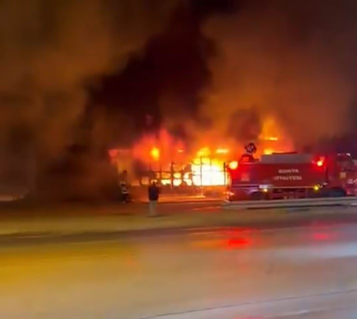 KONYA’NIN EREĞLİ İLÇESİNDE SANAYİ SİTESİNDE ÇIKAN YANGINDA 9 İŞ YERİ YANARAK KULLANILAMAZ HALE...