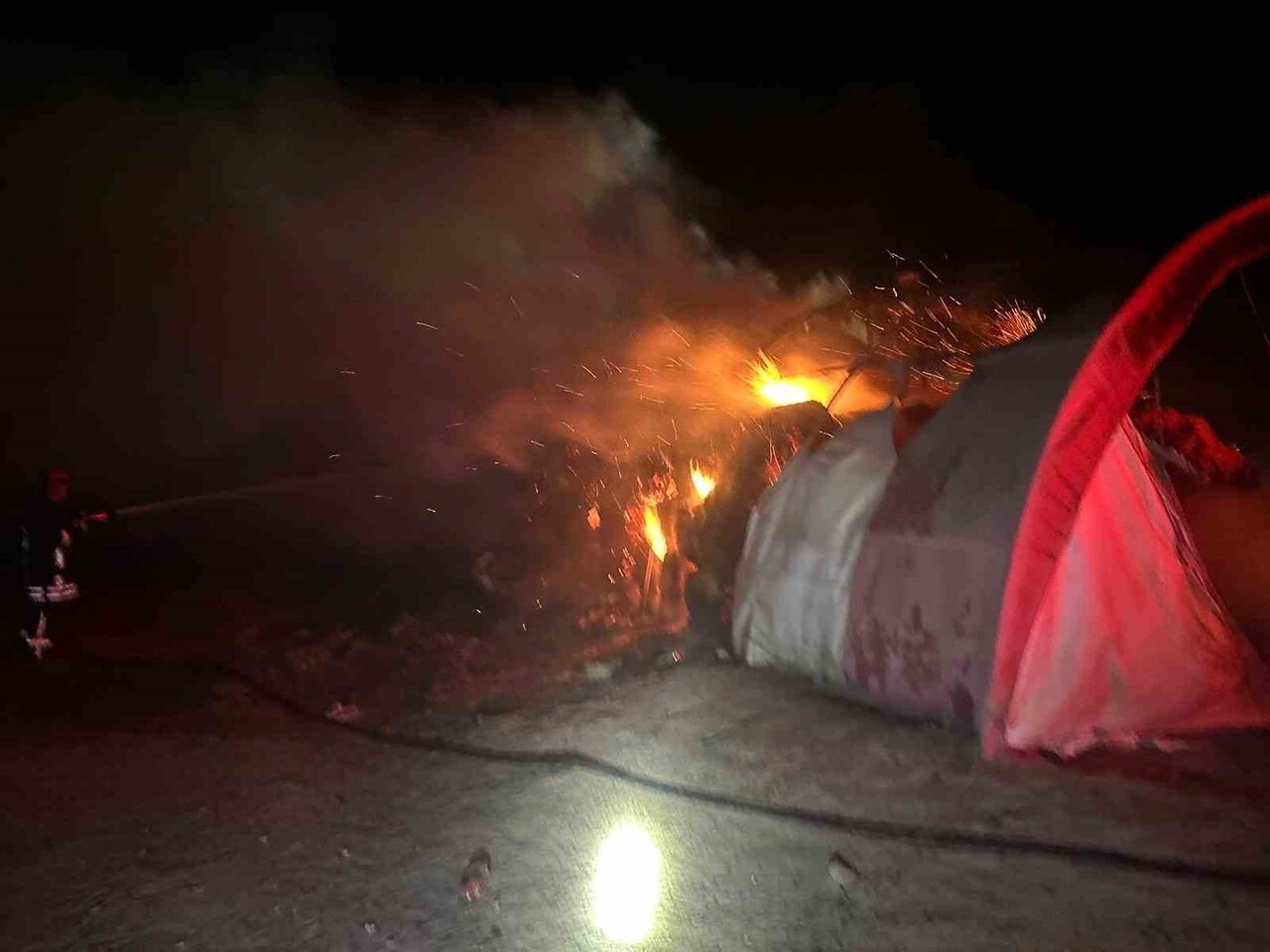 KONYA’NIN KULU İLÇESİNDE SAMAN BALYALARI YANDI