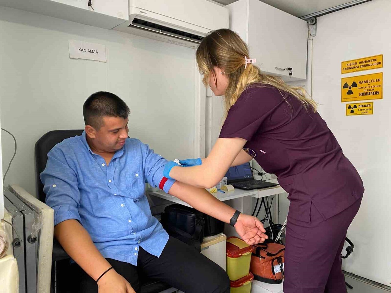 KONYAALTI BELEDİYESİ, DÜNYA DİYABET GÜNÜ KAPSAMINDA GÜRSU EMEKLİ KAHVESİ'NDE VATANDAŞLARA DİYABET...