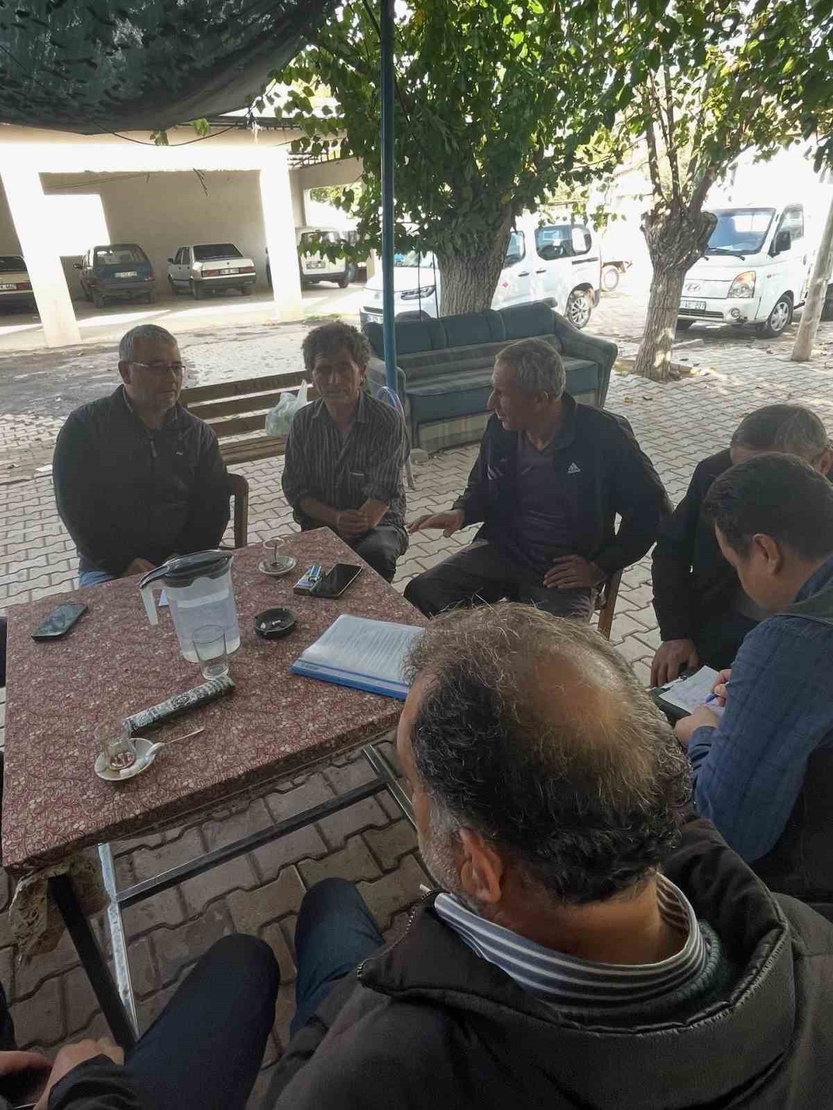 KÖŞK İLÇE TARIM VE ORMAN MÜDÜRLÜĞÜ EKİPLERİ, CUMA BULUŞMALARI KAPSAMINDA ÜRETİCİLERLE BİR ARAYA...