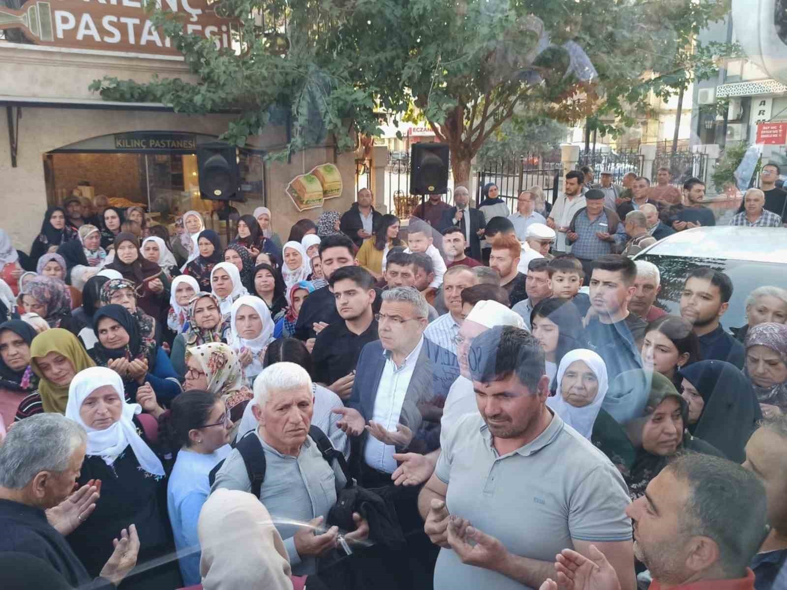 KÖŞK’TE UMRE YOLCULARI DUALARLA UĞURLANDI