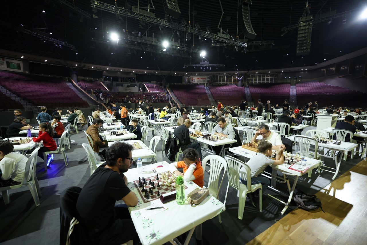 KÜÇÜKÇEKMECE BELEDİYESİ VE TÜRKİYE SATRANÇ FEDERASYONU İŞBİRLİĞİ İLE ‘29 EKİM CUMHURİYET KUPASI...