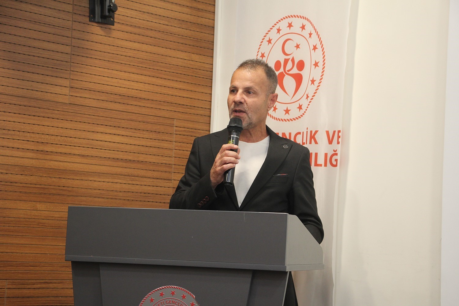 KULA İLÇE SPOR MÜDÜRLÜĞÜ TARAFINDAN DÜZENLENEN “HELAL KAZANÇ VE DÜRÜST KAZANÇ” SÖYLEŞİSİNDE...