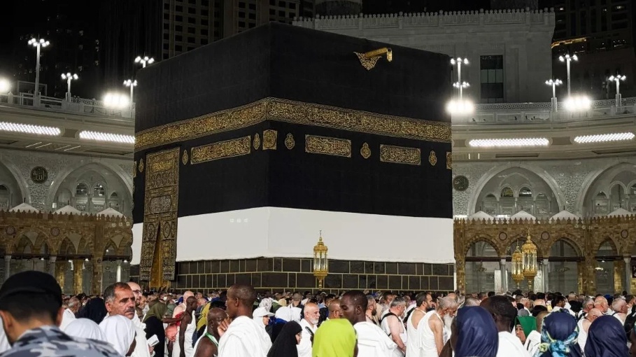 Kura Çekildi, Milyonlarca Hacı Adayı Nefesini Tuttu: Hac Kesin Kayıtları Ne Zaman? İşte Diyanet Takvimi ve e-Devlet 
