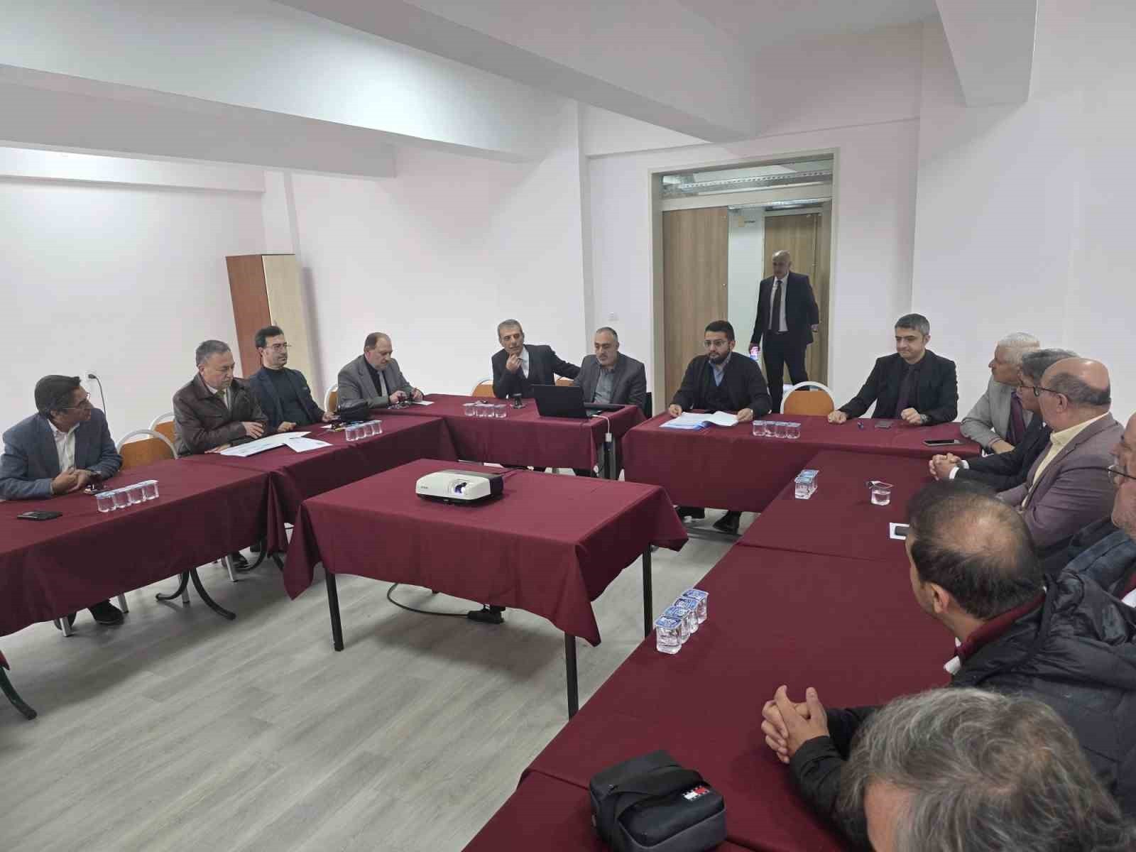 KÜTAHYA AKŞEMSETTİN KIZ ANADOLU İMAM HATİP LİSESİ VELİLERİYLE BİR ARAYA GELEN İL MİLLİ EĞİTİM...