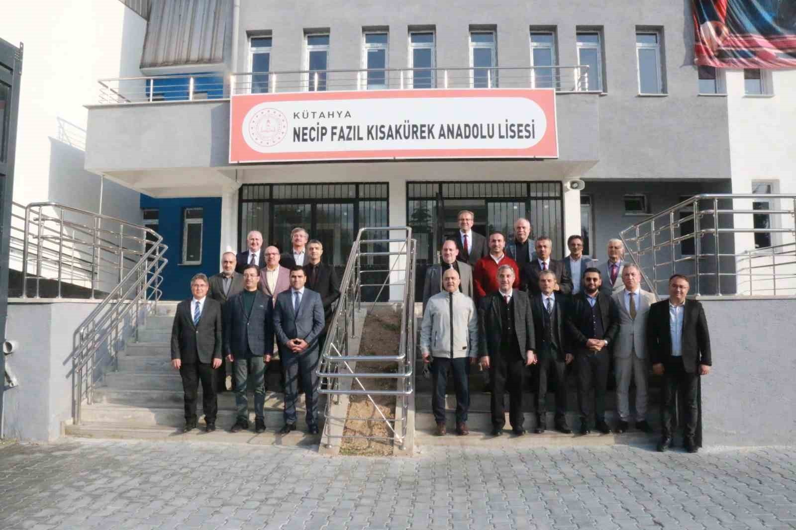 KÜTAHYA AKŞEMSETTİN KIZ ANADOLU İMAM HATİP LİSESİ VELİLERİYLE BİR ARAYA GELEN İL MİLLİ EĞİTİM...