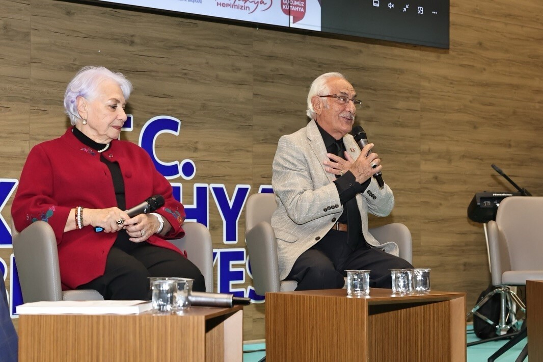 KÜTAHYA BELEDİYESİ’NDEN NİLÜFER ÖRNEK ÖZKAN VE ADİL ÖZKAN’A SAYGI GECESİ