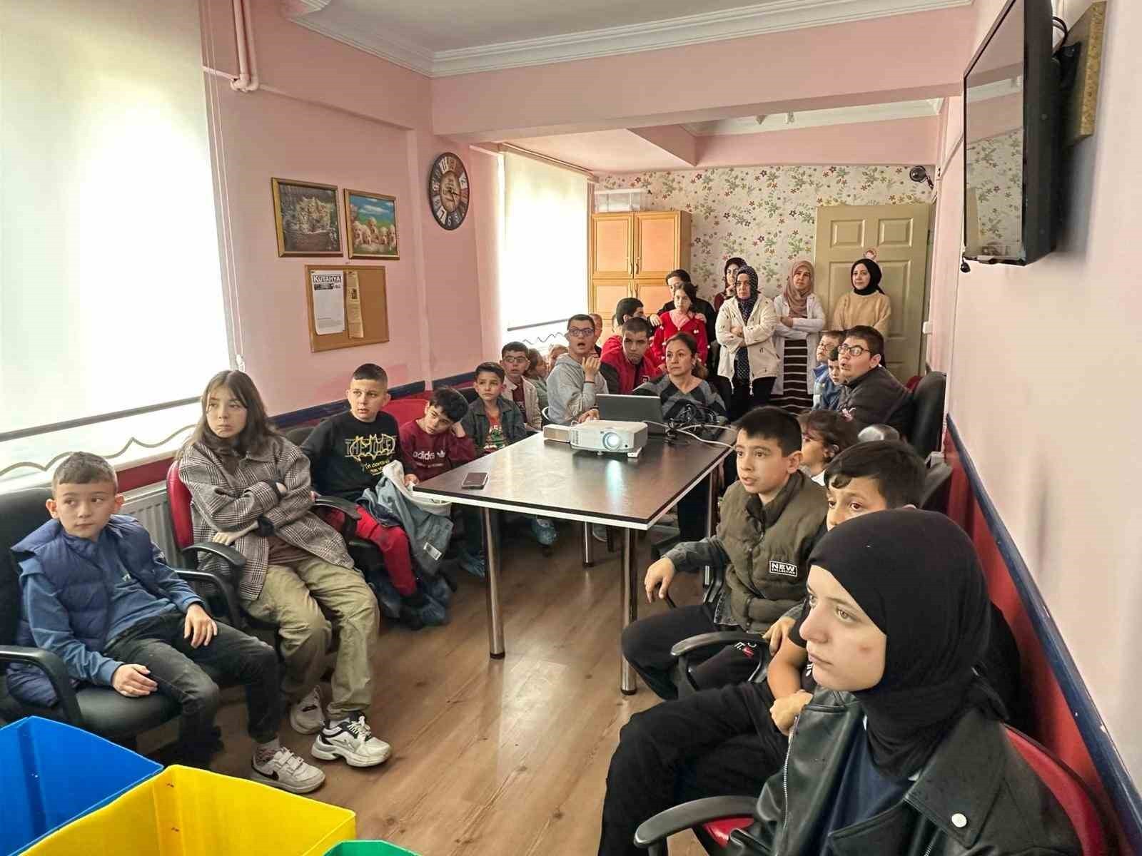 KÜTAHYA BELEDİYESİ’NDEN ÖZEL ÖĞRENCİLERE SIFIR ATIK EĞİTİMİ