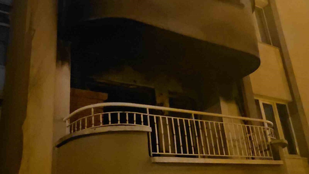 KÜTAHYA’DA APARTMAN YANGINI: 1 KİŞİ HAYATINI KAYBETTİ, 2 KİŞİ YARALANDI