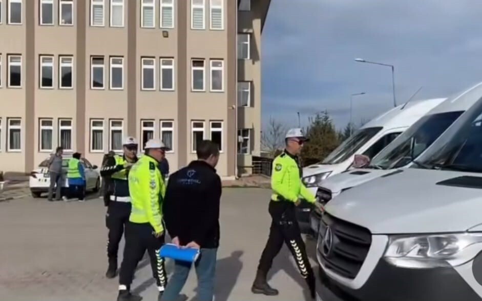 KÜTAHYA’DA OKUL SERVİSLERİNE GÜVENLİK DENETİMİ