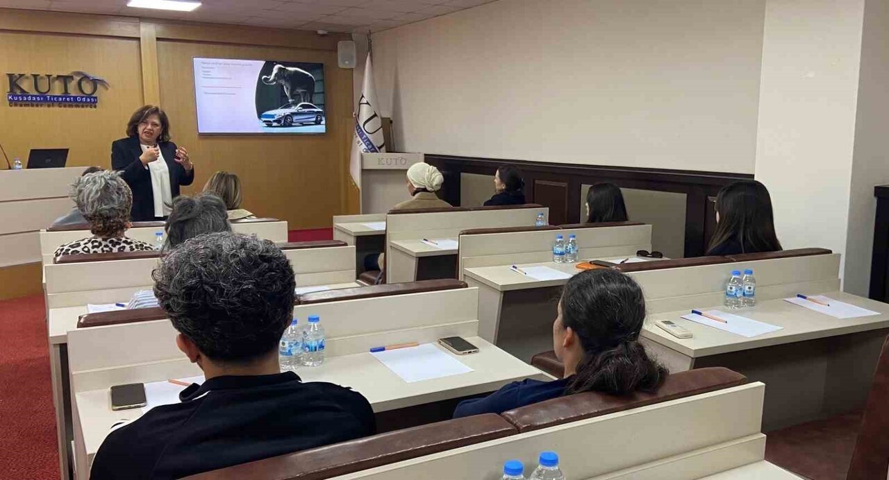 KUTO’DA 2025-26 DÖNEMİ EĞİTİMLERİ “TEMEL SATIŞ BECERİLERİ” KONULU EĞİTİM İLE...