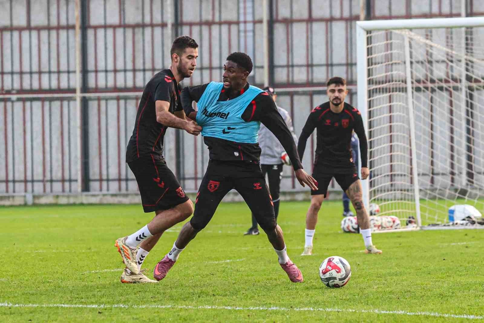 LİGDE VE AVRUPA’DA OYNADIĞI SON 10 MAÇI KAYBETMEYEN SAMSUNSPOR, YARIN EYÜPSPOR’U YENİP MİLLİ ARAYA...