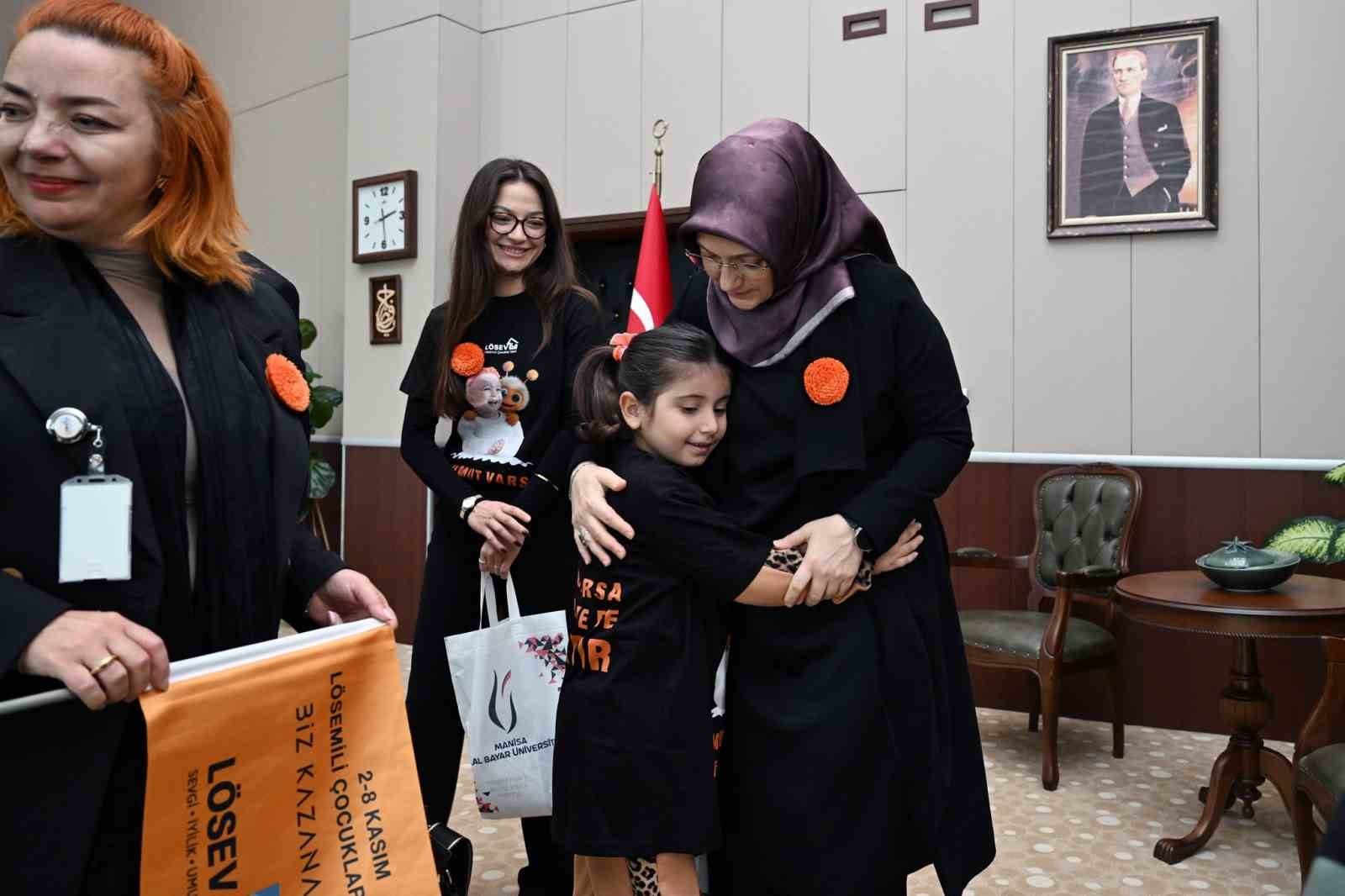 LÖSEV HEYETİ, 2-8 KASIM LÖSEMİLİ ÇOCUKLAR HAFTASI KAPSAMINDA MANİSA CELAL BAYAR ÜNİVERSİTESİ...