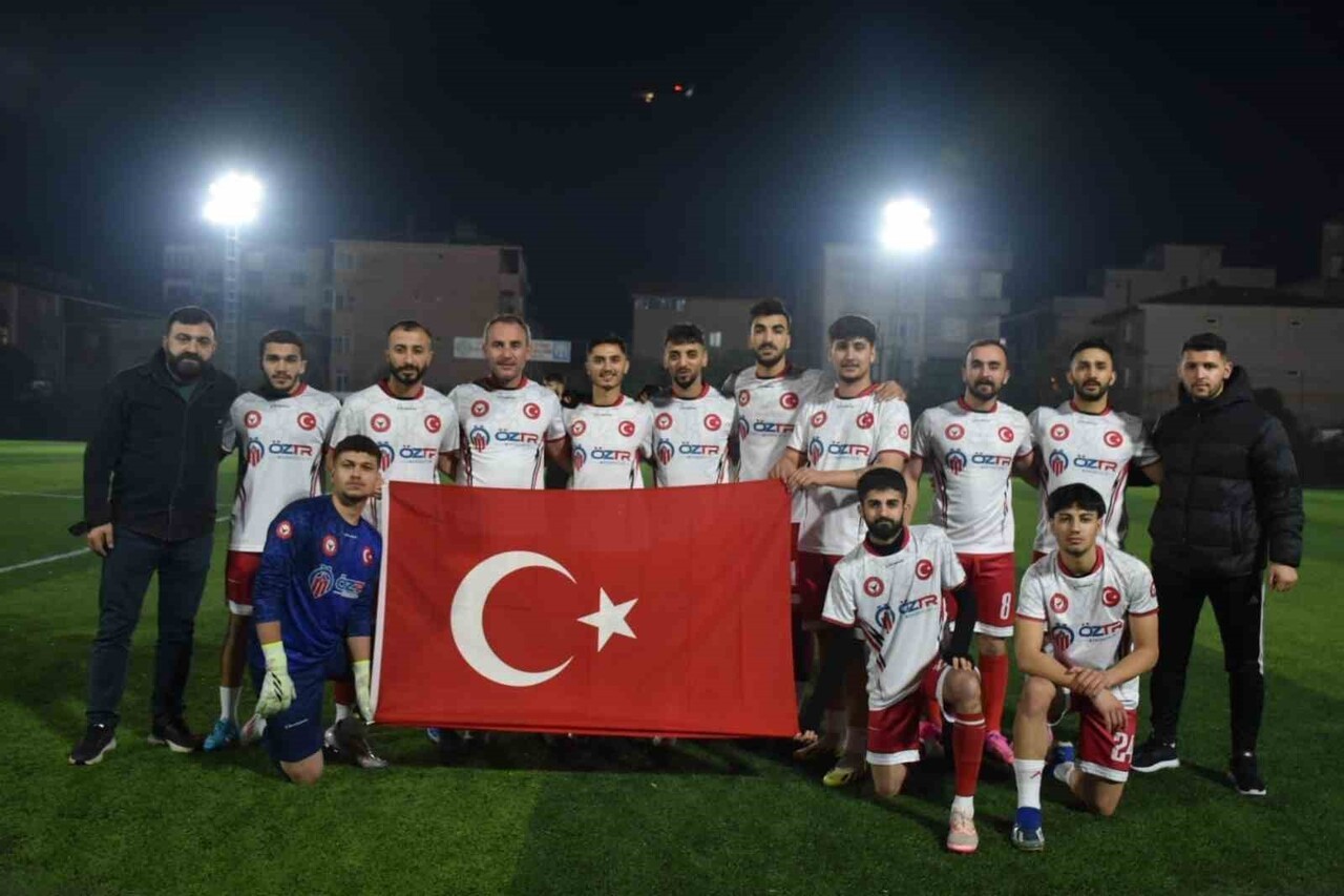 MAJOR FUTBOL LİGİ’NDE MÜCADELE EDEN NİĞDE TEMSİLCİSİ OVALIBAĞ FK, RAKİBİ REAL AYDINLI’YI 3-1...