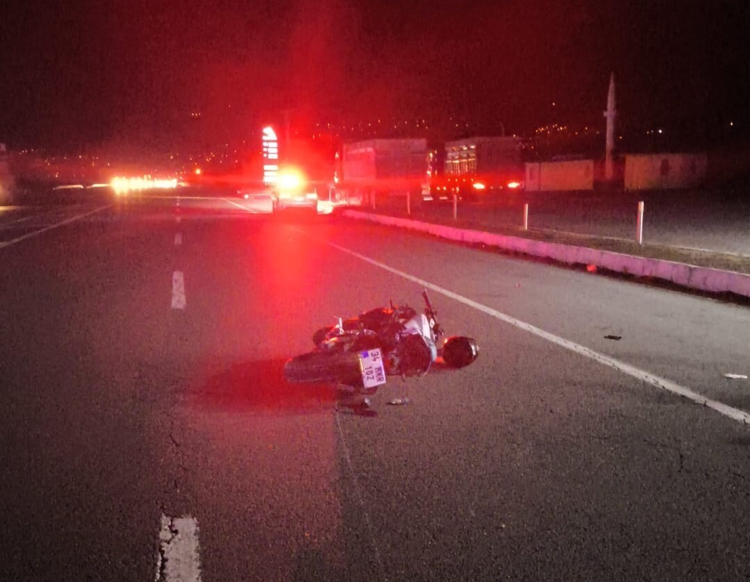 MALATYA'DA KONTROLDEN ÇIKAN MOTOSİKLETİN YAYAYA ÇARPARAK DEVRİLMESİ SONUCU SÜRÜCÜ HAYATINI...