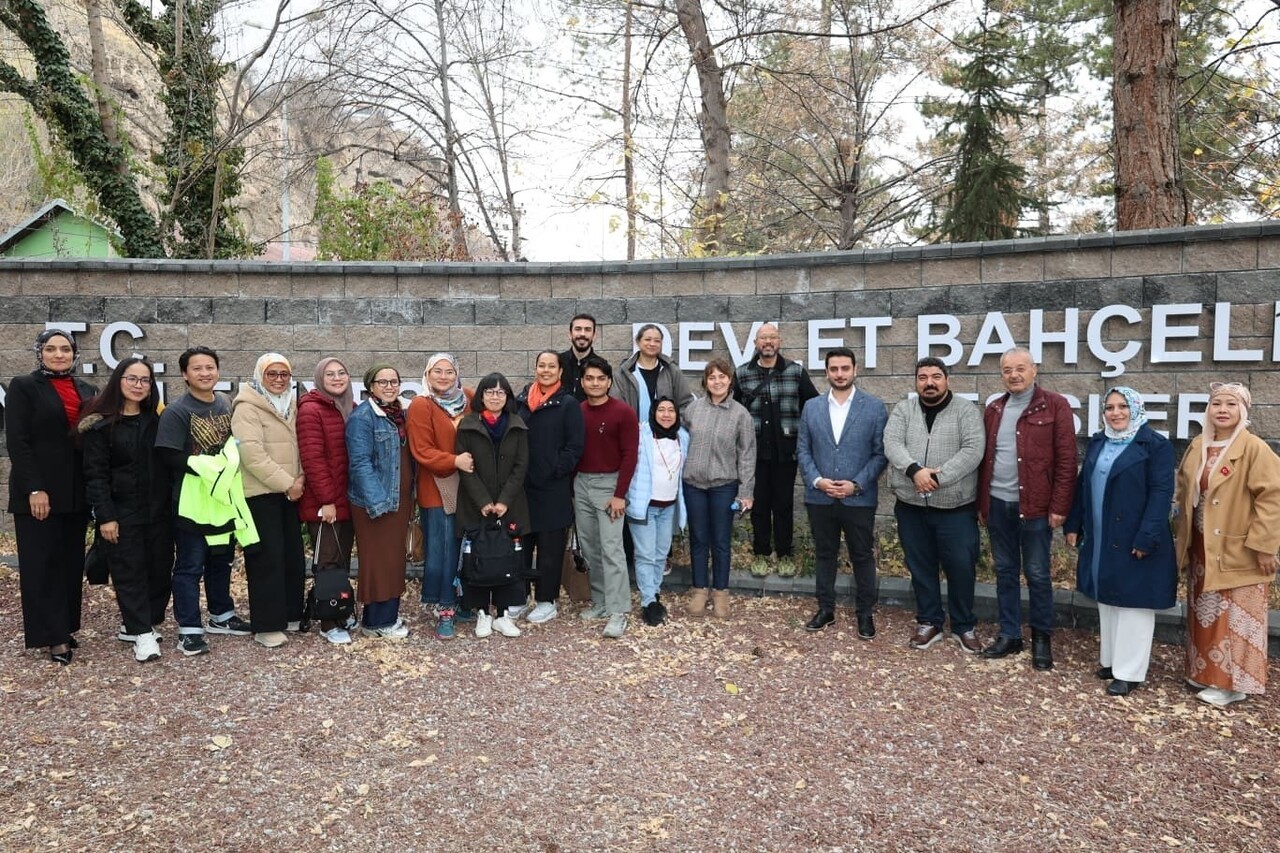 MALEZYA’DAN KAYSERİ’YE GELEN HEYET, BÜNYAN BELEDİYESİ TARAFINDAN MİSAFİR EDİLİRKEN, İLÇEYE ÖZGÜ EL...