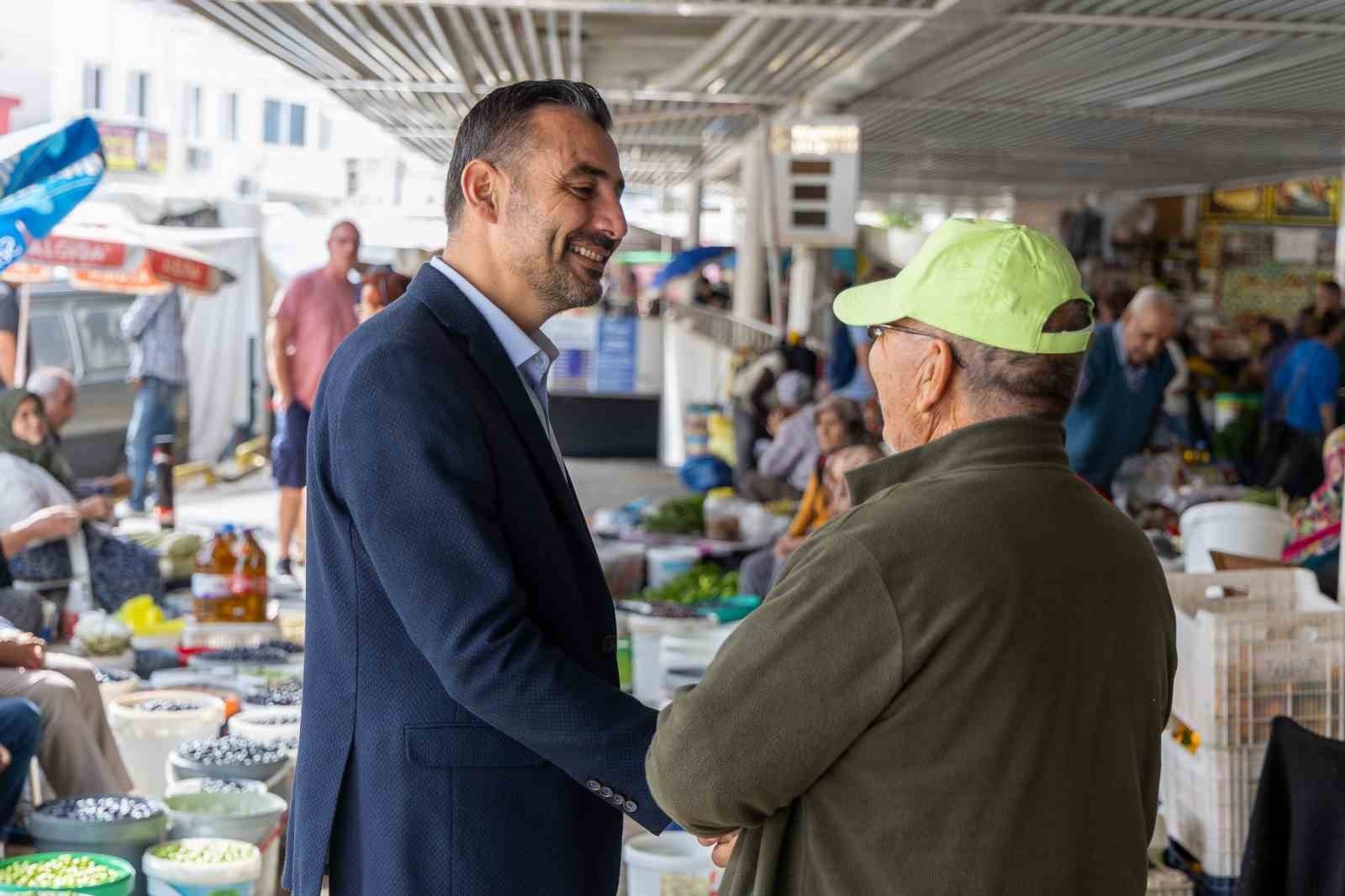 MANAVGAT BELEDİYE BAŞKAN VEKİLİ AV. MEHMET ÇİÇEK, PAZARTESİ PAZARI'NI ZİYARET EDEREK ESNAF VE...