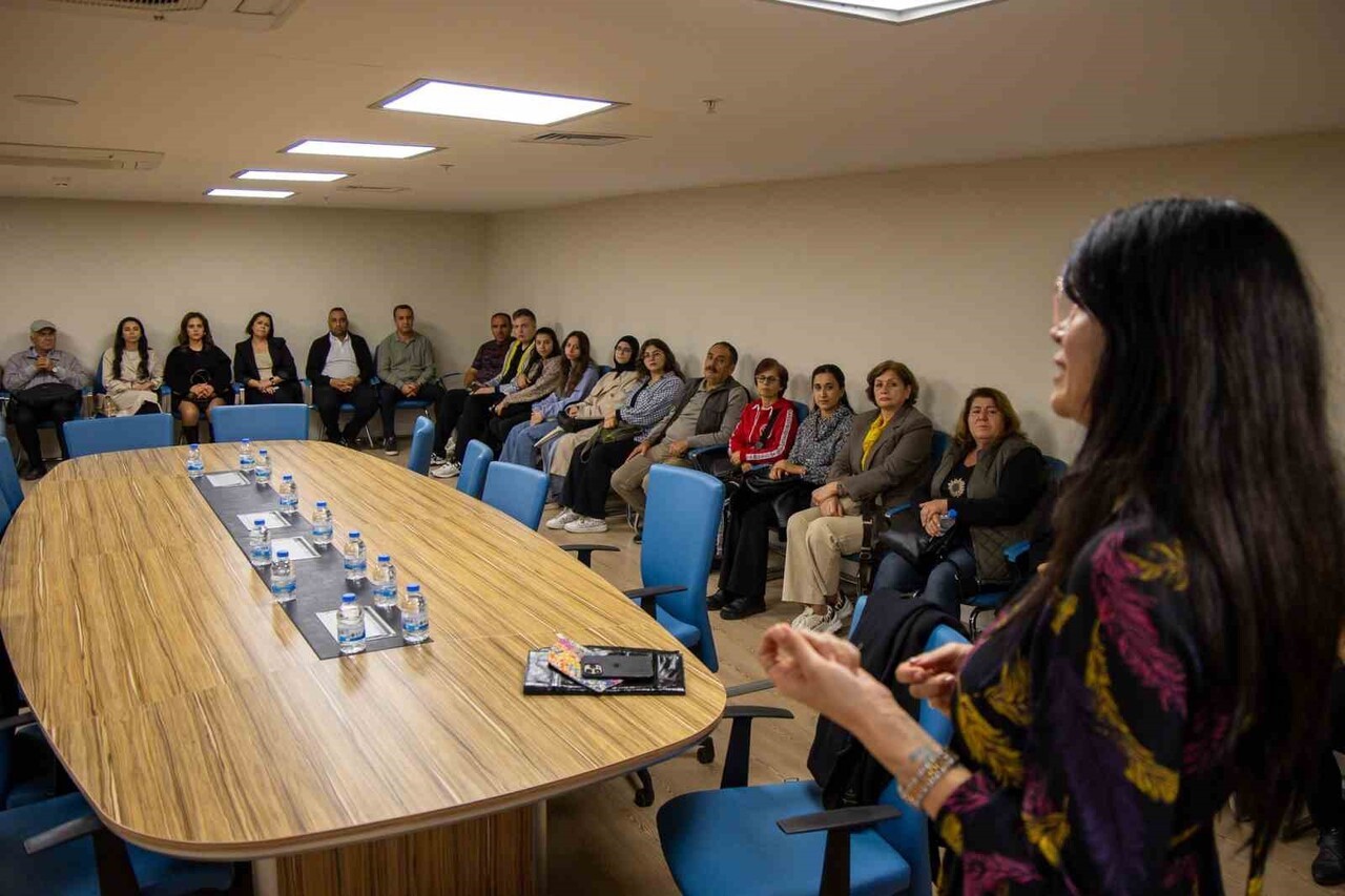 MANAVGAT BELEDİYESİ, 25 KASIM KADINA YÖNELİK ŞİDDETE KARŞI ULUSLARARASI MÜCADELE GÜNÜ KAPSAMINDA...