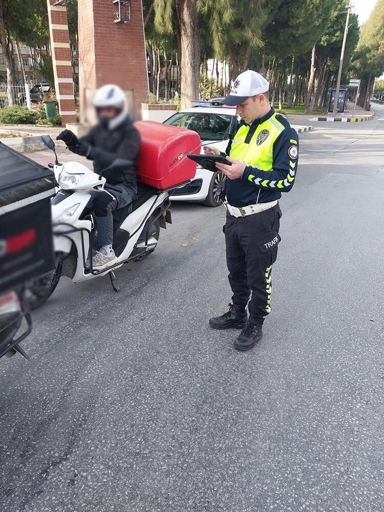 MANİSA'DA EMNİYET TRAFİK EKİPLERİ TARAFINDAN MOTOSİKLETLİLERE YÖNELİK 3 GÜN BOYUNCA YAPILAN...