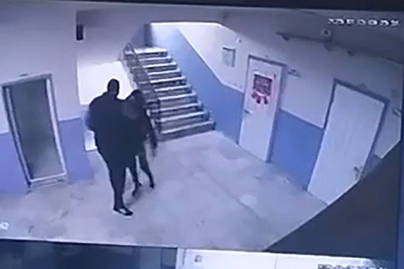 MANİSA'NIN TURGUTLU İLÇESİNDE BULUNAN İRLAMAZ REFİK PINAR ORTAOKULU'NDA OKUL MÜDÜRÜNÜN OTİZMLİ BİR...