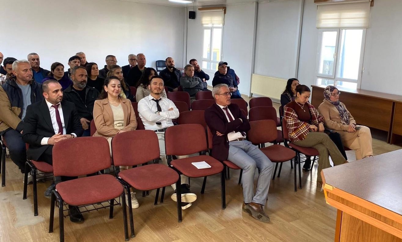 MANİSA AFAD EKİPLERİ, SARIGÖL’DE KAMU PERSONELİ İLE MUHTAR VE AZALARA AFET ÖNCESİ HAZIRLIK VE...