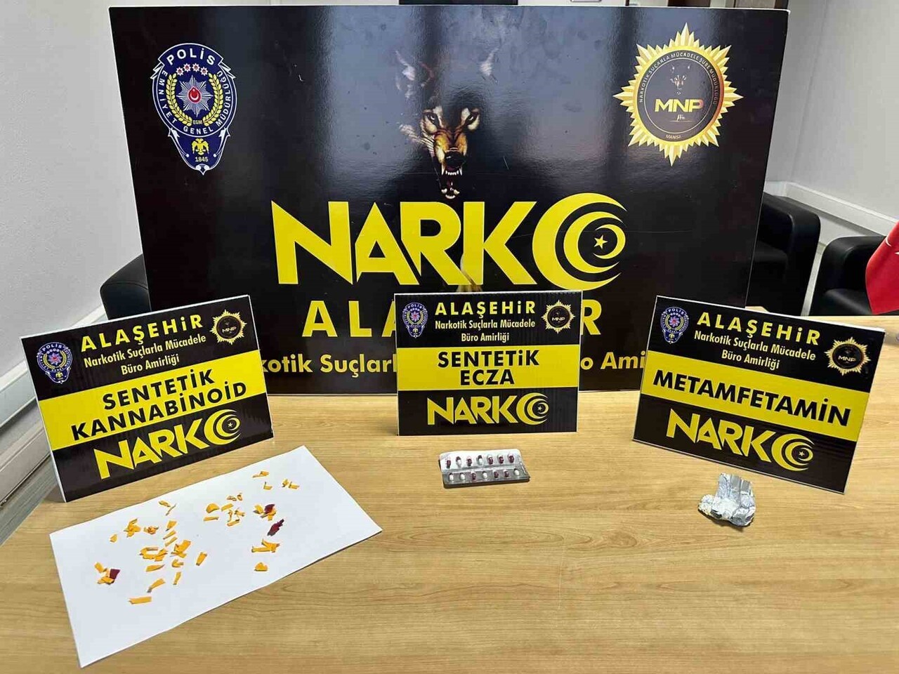 MANİSA’NIN ALAŞEHİR İLÇESİNDE UYUŞTURUCU VEYA UYARICI MADDE İMAL VE TİCARETİ YAPTIĞI TESPİT EDİLEN...