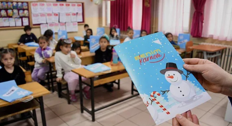 MEB 2025-2026 Takvimi Açıklandı: 2026 Sömestr Tatili 19-30 Ocak — Karneler 16 Ocak