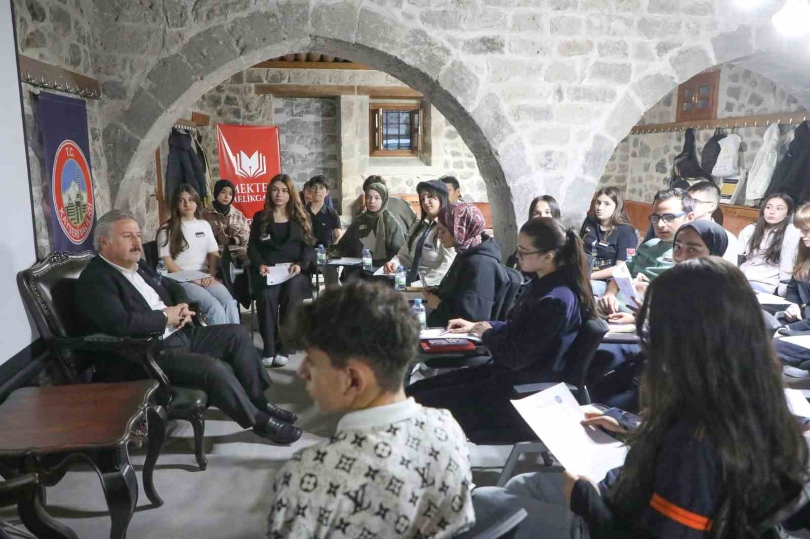 MELİKGAZİ BELEDİYE BAŞKANI DOÇ. DR. MUSTAFA PALANCIOĞLU; KAYSERİ VALİLİĞİ VE MELİKGAZİ BELEDİYESİ...