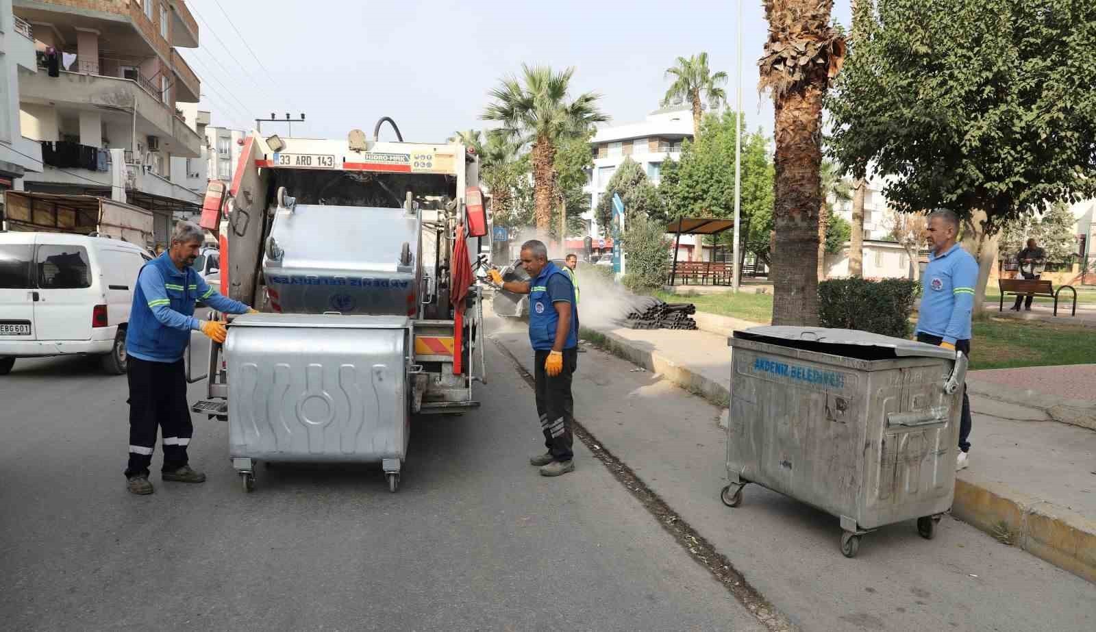 MERSİN'İN MERKEZ İLÇE AKDENİZ BELEDİYESİ, İLÇE GENELİNDE TEMİZLİK HİZMETLERİNİ GÜÇLENDİRMEK...