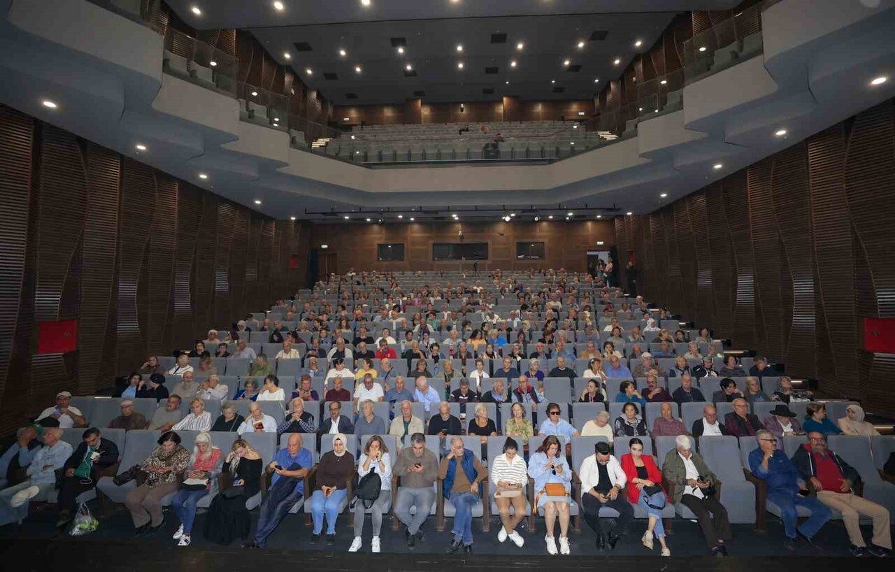 MERSİN BÜYÜKŞEHİR BELEDİYESİ, EMEKLİ EVİ ÜYELERİNİ ‘BEN ANADOLU’ OYUNU İLE KÜLTÜR VE SANATLA...