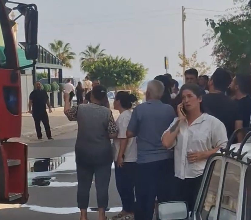 MERSİN’İN ERDEMLİ İLÇESİNDE BİR BİNANIN BİRİNCİ KATINDA ÇIKAN YANGIN PANİĞE NEDEN OLDU. DAİREDE...