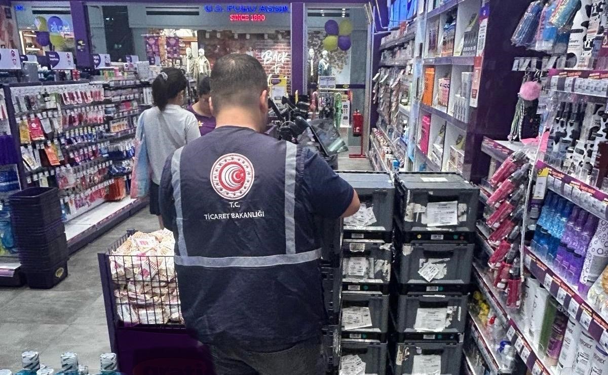 MERSİN TİCARET İL MÜDÜRLÜĞÜ EKİPLERİ, TÜKETİCİLERİN HAKLARININ KORUNMASI AMACIYLA EKİM AYI BOYUNCA...