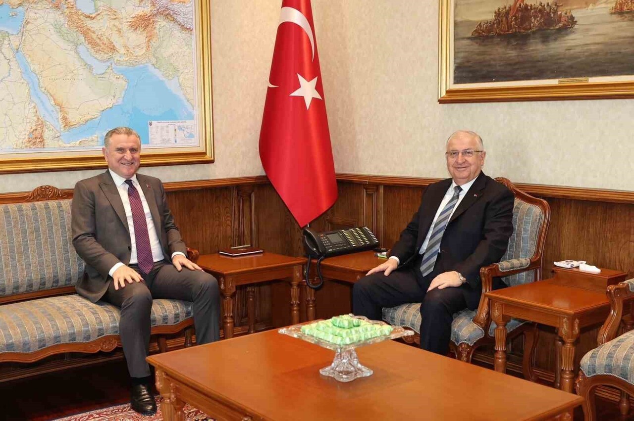 MİLLİ SAVUNMA BAKANI YAŞAR GÜLER, GENÇLİK VE SPOR BAKANI OSMAN AŞKIN BAK’I MAKAMINDA KABUL...