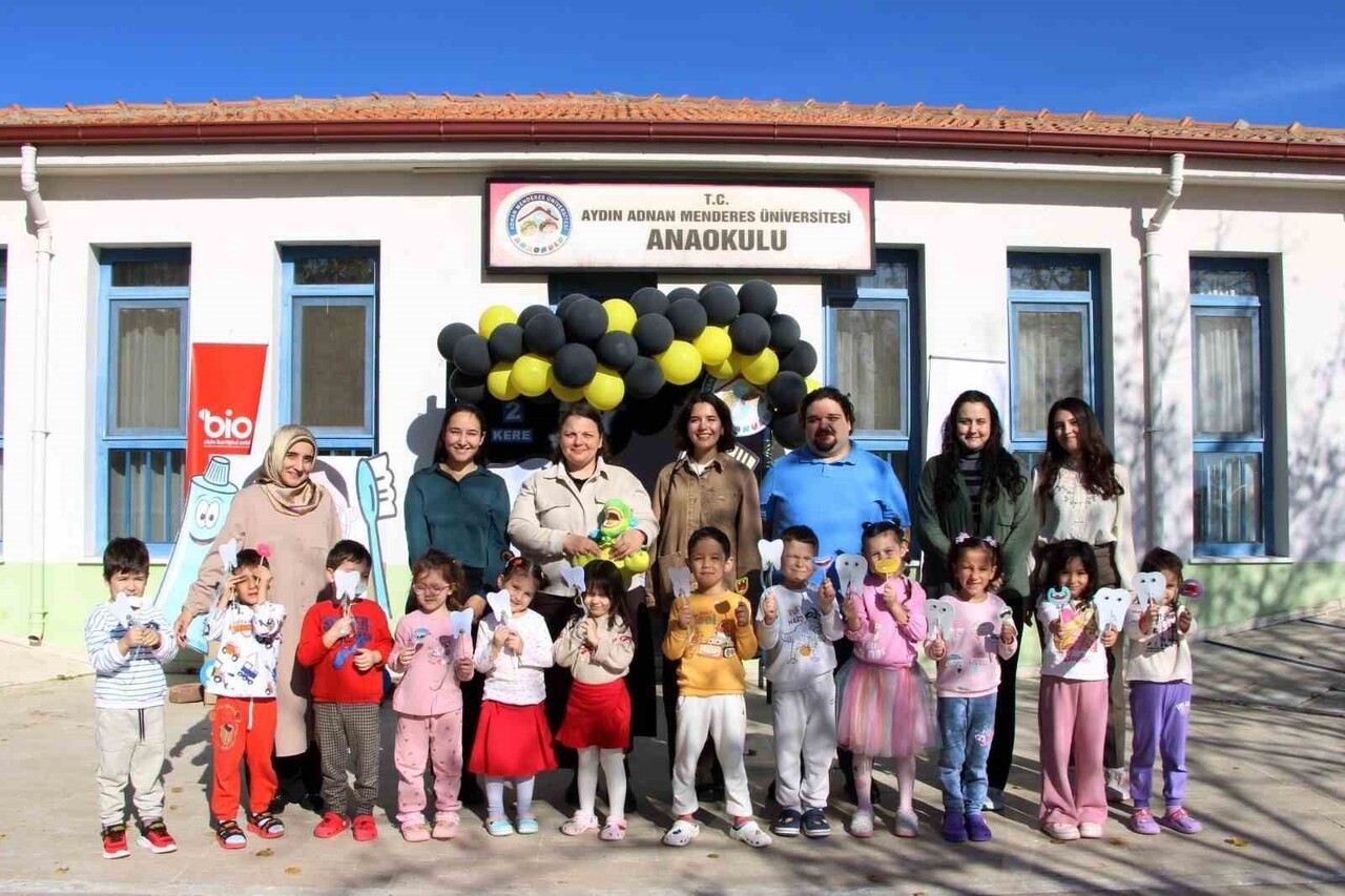 MİNİK ÇOCUKLARA AĞIZ VE DİŞ SAĞLIĞI EĞİTİMİ