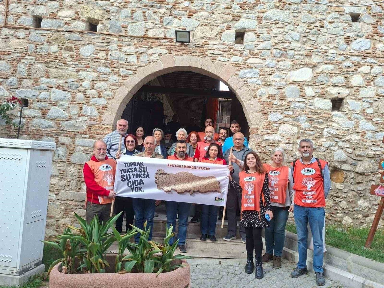 MUĞLA'NIN MİLAS İLÇESİNDE AÇILAN STAND İLE VATANDAŞLAR EROZYON, TOPRAK KAYBI VE KURAKLIK...