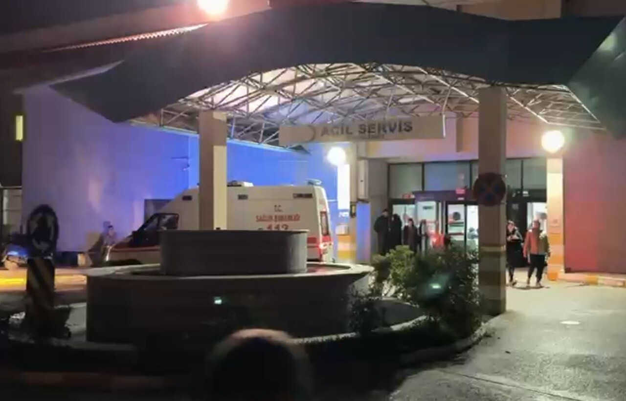 MUĞLA'NIN SEYDİKEMER İLÇESİNDE EVDE YEDİKLERİ TAVUK YEMEĞİNDEN SONRA ZEHİRLENME ŞÜPHESİYLE...